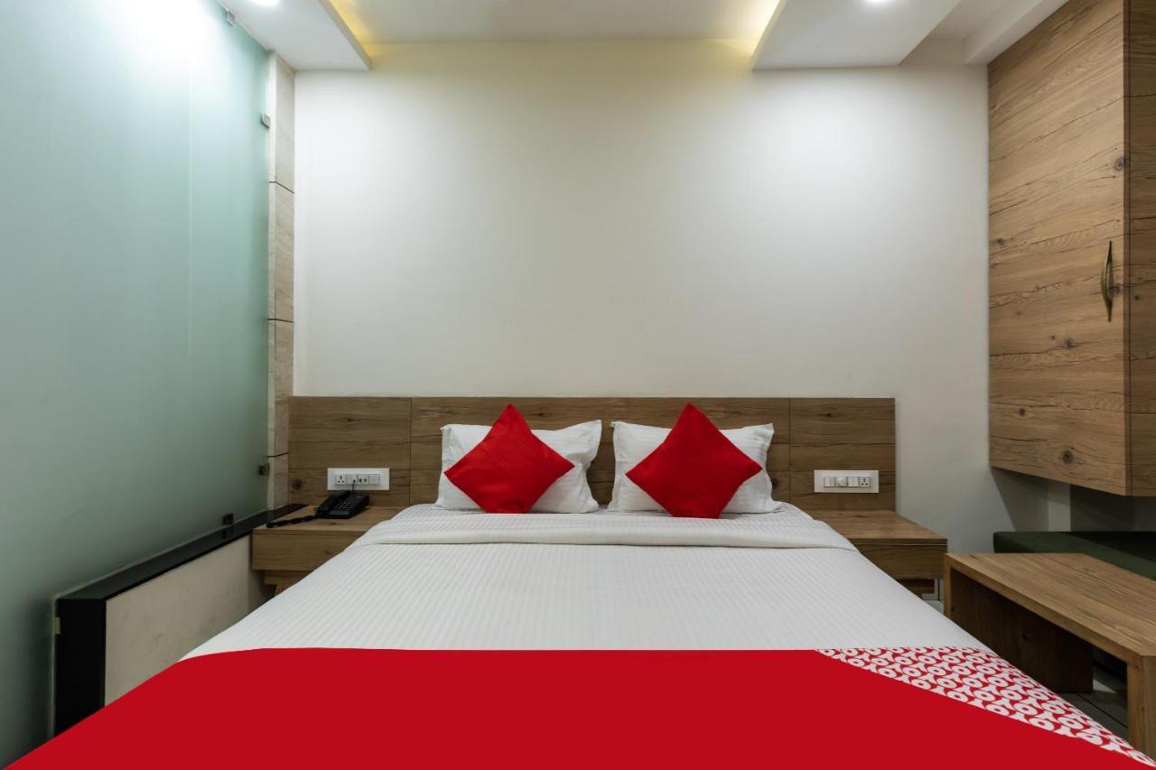 Capital O 47403 Hotel Manjeet Bhopal Exterior photo