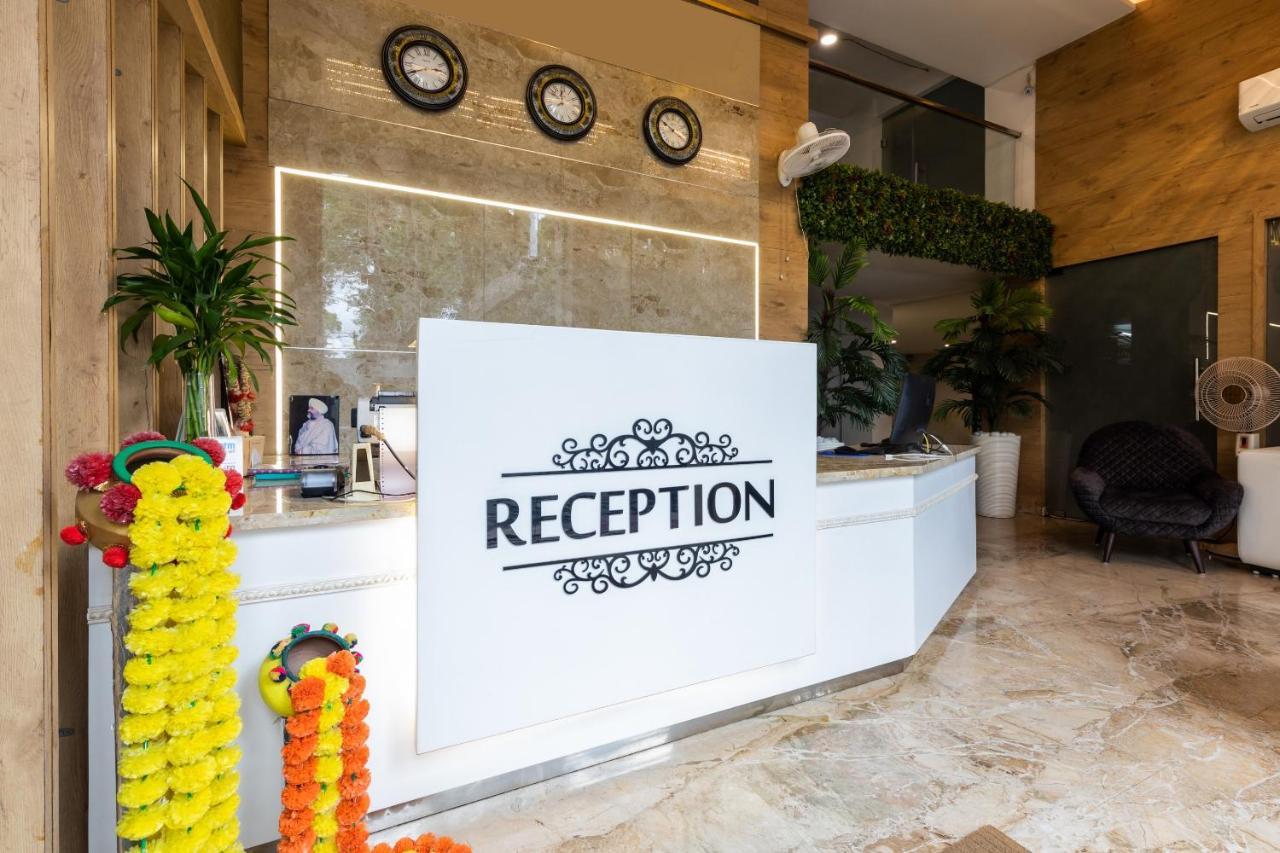 Capital O 47403 Hotel Manjeet Bhopal Exterior photo