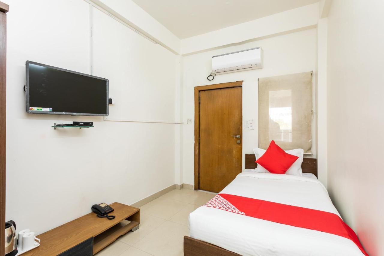 Capital O 47403 Hotel Manjeet Bhopal Exterior photo