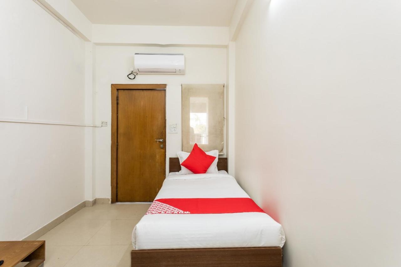 Capital O 47403 Hotel Manjeet Bhopal Exterior photo